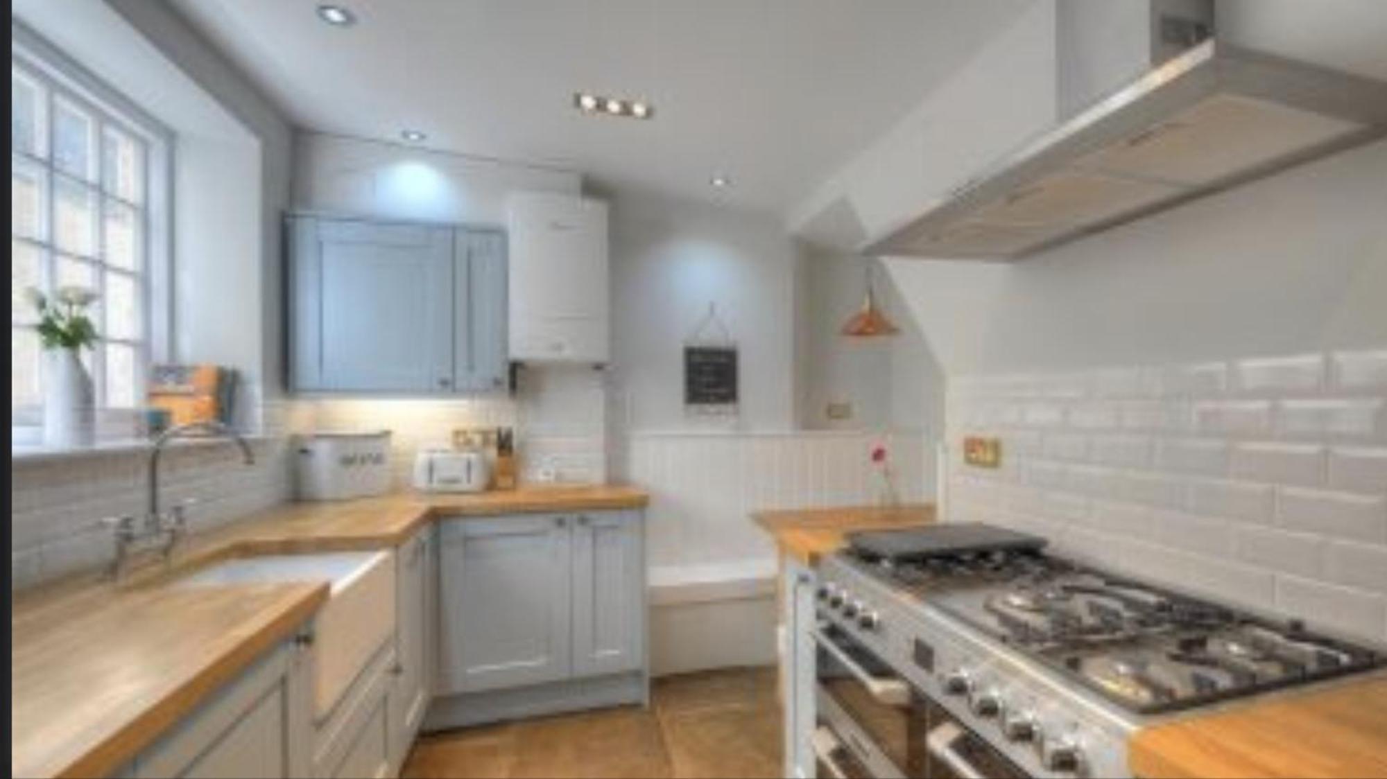 Little Monmouth 4 Bedroom Cottage, Old Town Lyme Regis, Dog Friendly And Parking Экстерьер фото